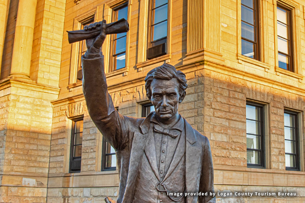 Abraham Lincoln statue on grounds of Logan County Courthouse in Lincoln, IL